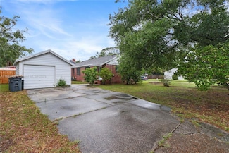 2196 Traymore Rd, Jacksonville, FL 32207