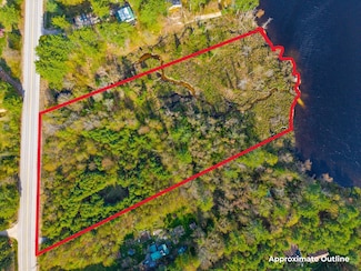 700 N High St, Bridgton, ME 04009