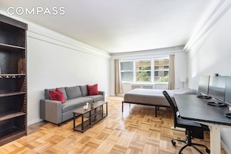 321 E 45th St Unit 5E, New York, NY 10017