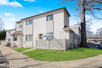207 Winding Woods Loop Unit 82, Staten Island, NY 10307