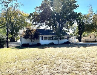 203 Maple Shade Rd, Alma, AR 72921