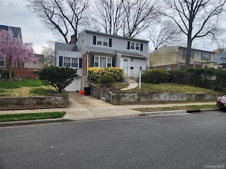 899 Cleveland St, West Hempstead, NY 11552