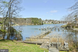 712 Powhatan Beach Rd, Pasadena, MD 21122