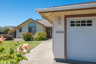 2666 Esther Ln, Grants Pass, OR 97527