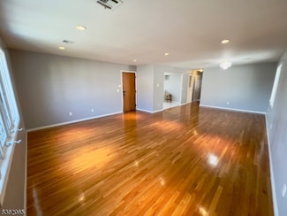 33-35 George St, Newark, NJ 07105