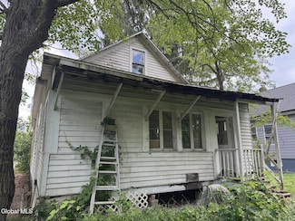 919 5th St, Watervliet, NY 12189