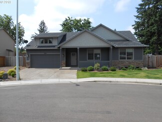 2366 Thomas Ct, Hubbard, Or, OR 97032