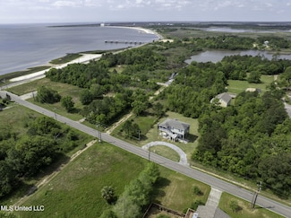 5055 Ioor Ave, Bay Saint Louis, MS 39520