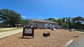 601 Dave Creek Pkwy, Fairfield Bay, AR 72088