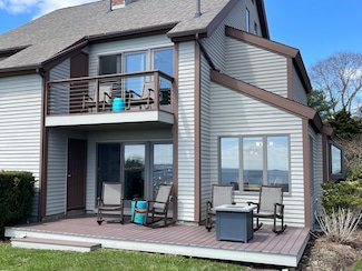 120 Bellevue St Unit 4, Owls Head, ME 04854