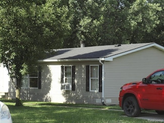 211 Westfield Dr, Erie, MI 48133