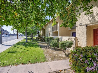 20807 Roscoe Blvd Unit 5, Winnetka, CA 91306