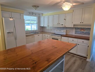 8064 Mission St, Brooksville, FL 34613