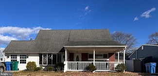 58 Jolly Ln, Levittown, PA 19055