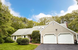 160 Coachman Ln, West Barnstable, MA 02668