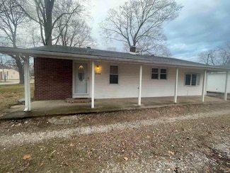 304 N Main St, Patoka, IN 47666