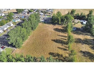950 Lasalle St, Harrisburg, OR 97446
