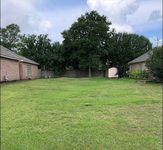 2029 Lakeside Landing, Seabrook, TX 77586