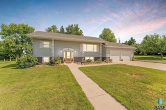 924 Dows St, Garretson, SD 57030