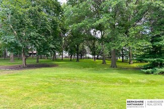 7546 Glenvale Dr, Omaha, NE 68134