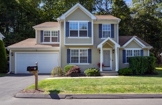 12 Echo Pond Rd Unit 12, Monroe, CT 06468