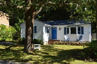 8 Wianno Rd, Marion, MA 02738