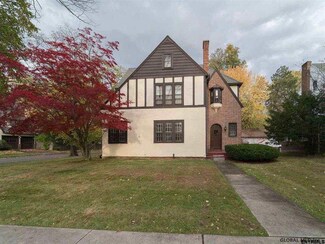 219 S Main Ave, Albany, NY 12208