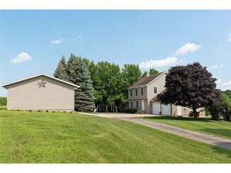 1982 Pine Tree Ln SE, New Prague, MN 56071