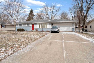 2609 River Park Dr, Fort Wayne, IN 46825