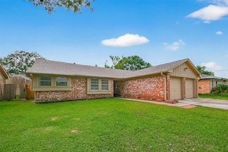 1410 Sherwood St, Baytown, TX 77520