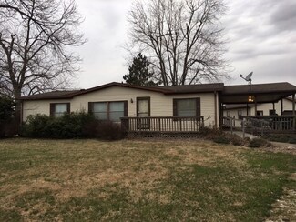 5689 S State Road 57, Oakland City, IN 47660