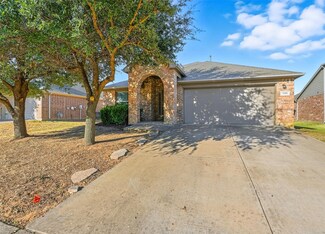 640 Swift Current Dr, Crowley, TX 76036