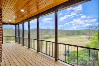 1316 Valhalla Dr, Denver, NC 28037