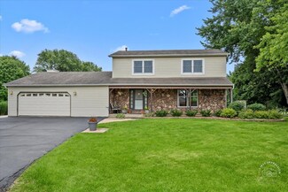 39W323 Osage Dr, Saint Charles, IL 60175