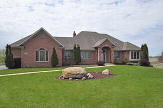 6209 Whiting Dr, McHenry, IL 60050