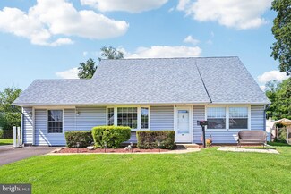 145 Mill Dr, Levittown, PA 19056
