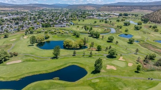 214 SW Meadow Lakes Dr, Prineville, OR 97754