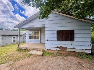 111 N 8th St, Seminole, OK 74868