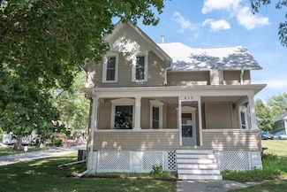 513 N Walnut St, Avoca, IA 51521