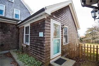 281 Wolcott Ave, Middletown, RI 02842