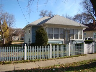 531 N View St, Aurora, IL 60506