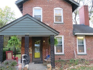 910 E 2nd St, Madison, IN 47250