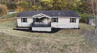 17 Kimberly Ln, Hazard, KY 41701