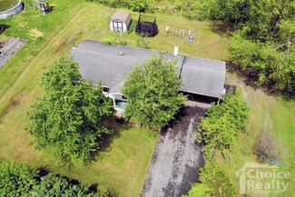 43 Catherine Ave, Beech Creek, PA 16822