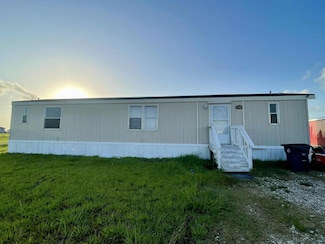 8810 Los Robles Ave, Alvin, TX 77511