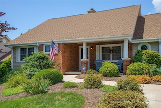 1016 Saddlebrook Dr, Hendersonville, NC 28739