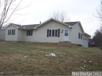 142 142 Fairlawn-Avenue-e, Winsted, MN 55395