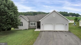 300 School Rd, Dalmatia, PA 17017