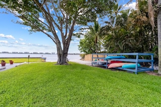 1516 S Lakeside Dr Unit 306, Lake Worth Beach, FL 33460