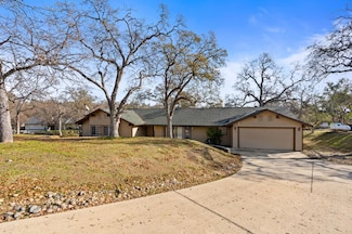30159 Horseshoe Dr, Coarsegold, CA 93614